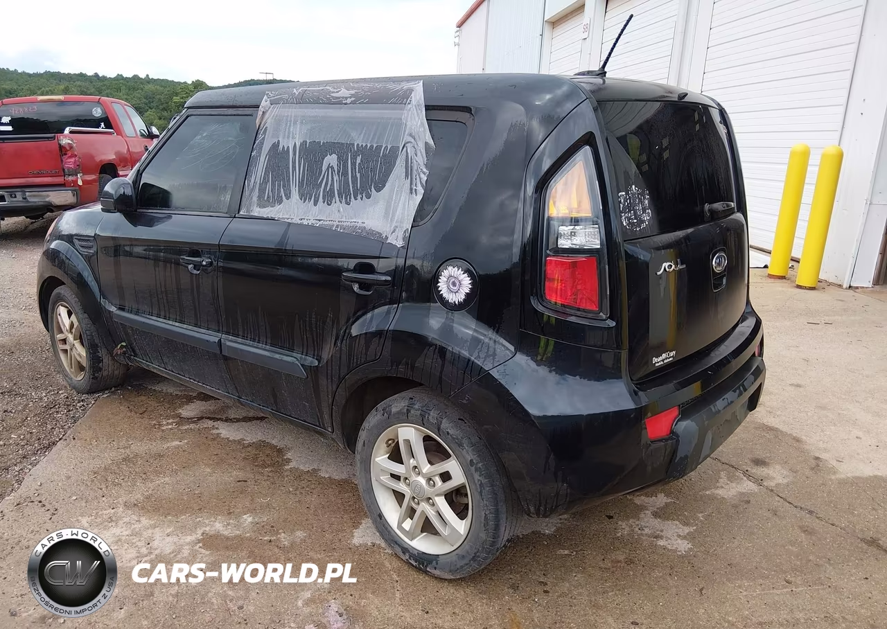 2011 Kia Soul + VIN:KNDJT2A21B7733319 - 3