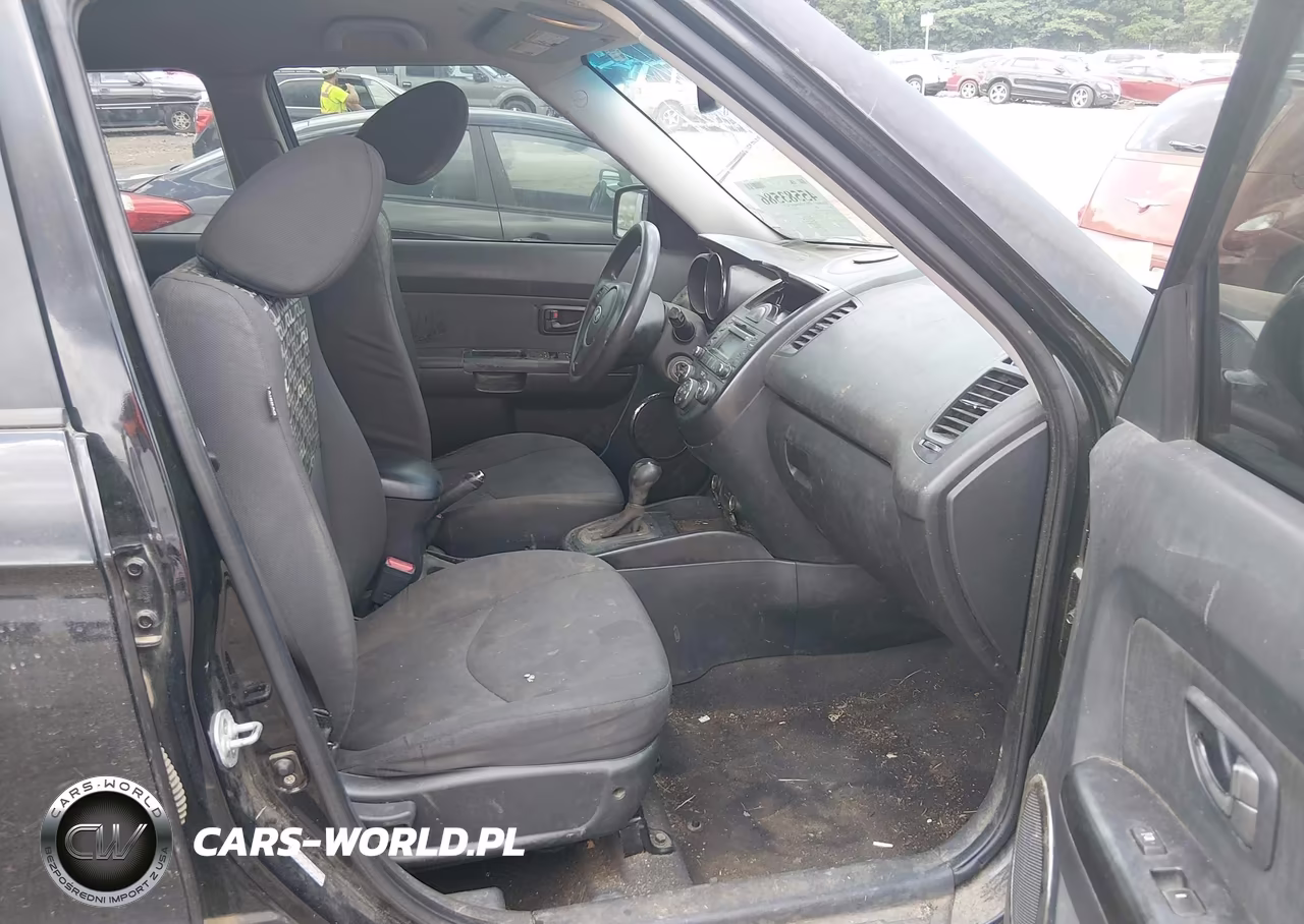 2011 Kia Soul + VIN:KNDJT2A21B7733319 - 5