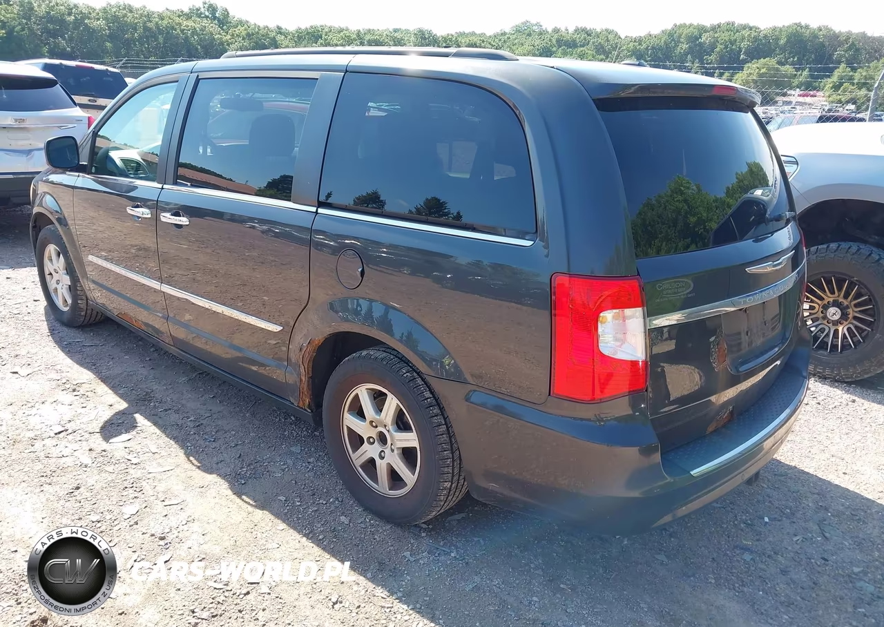 2011 Chrysler Town & Country Touring VIN:2A4RR5DG2BR746695 - 3