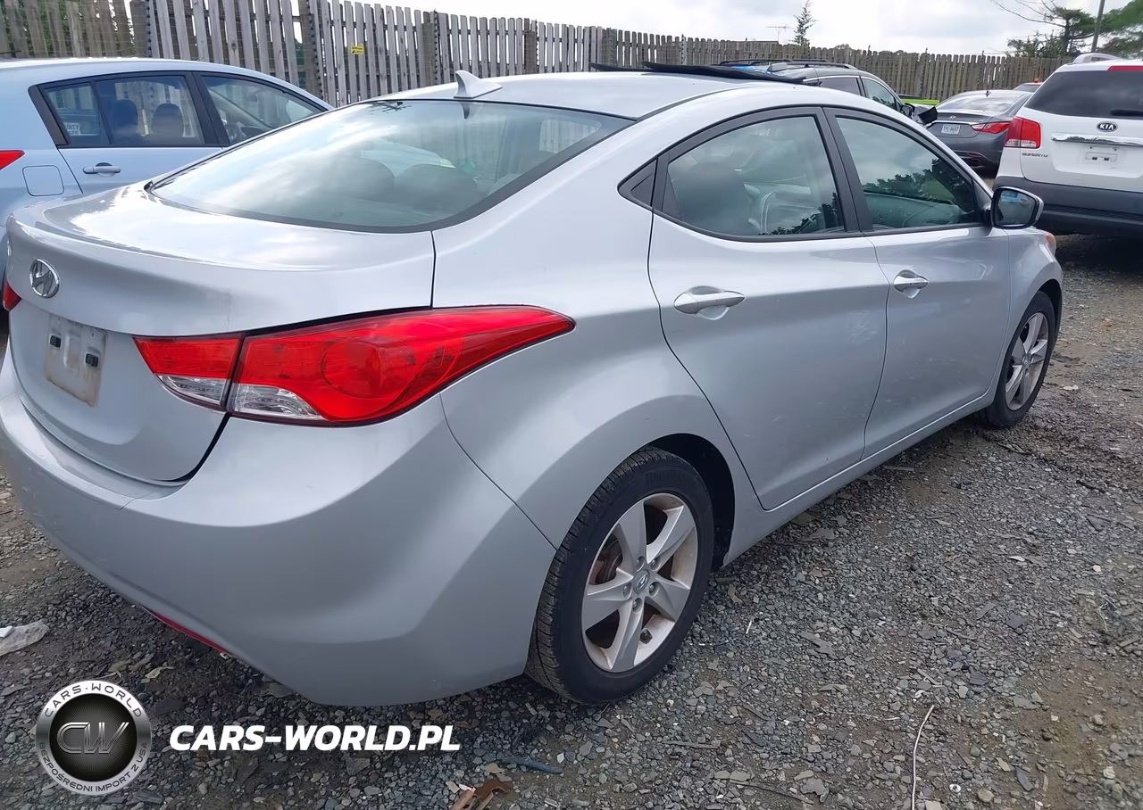 2013 Hyundai Elantra Gls VIN:5NPDH4AEXDH268509 - 4