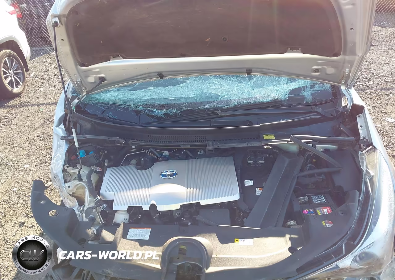 2018 Toyota Prius Four VIN:JTDKARFU7J3064315 - 10