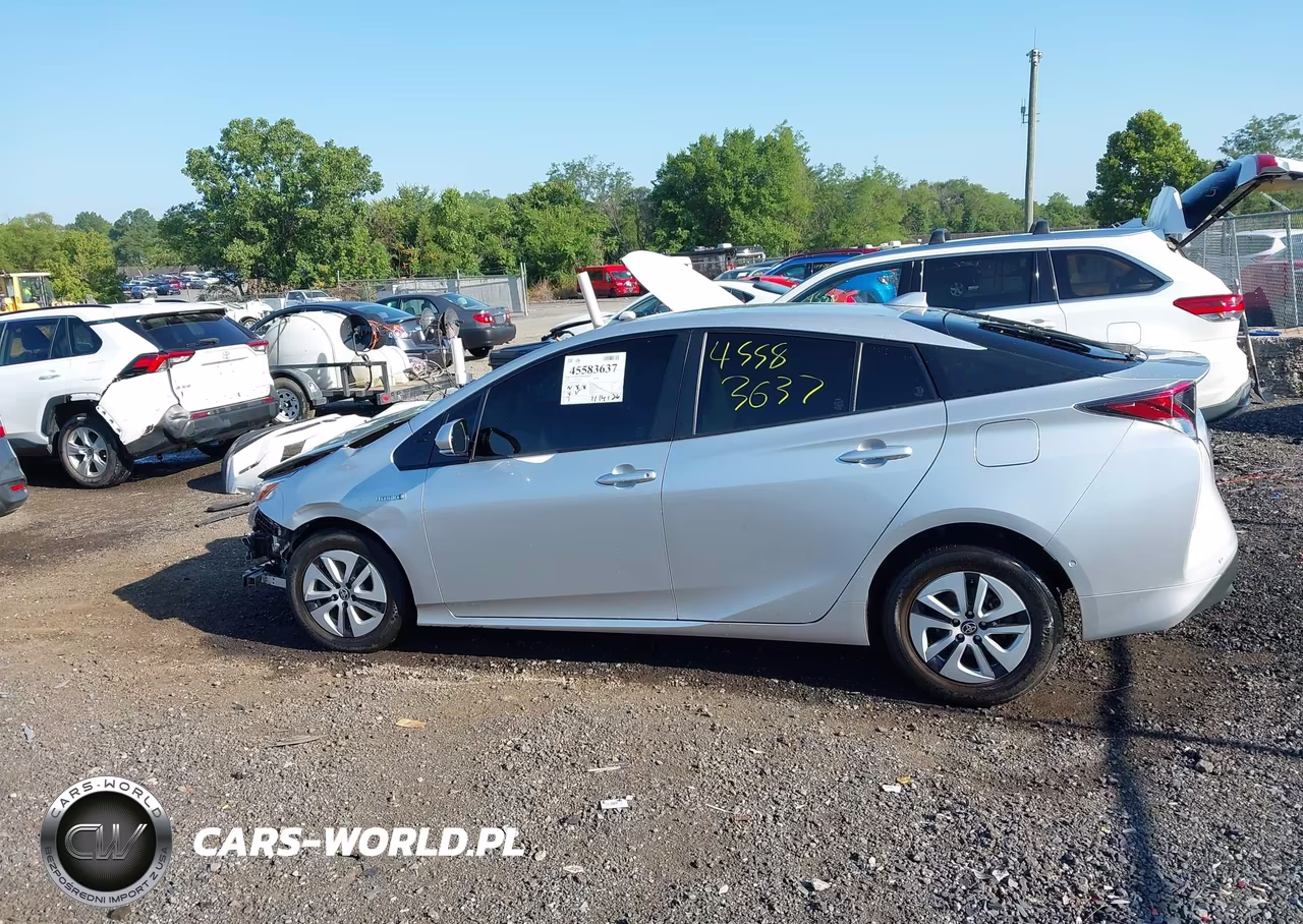 2018 Toyota Prius Four VIN:JTDKARFU7J3064315 - 13