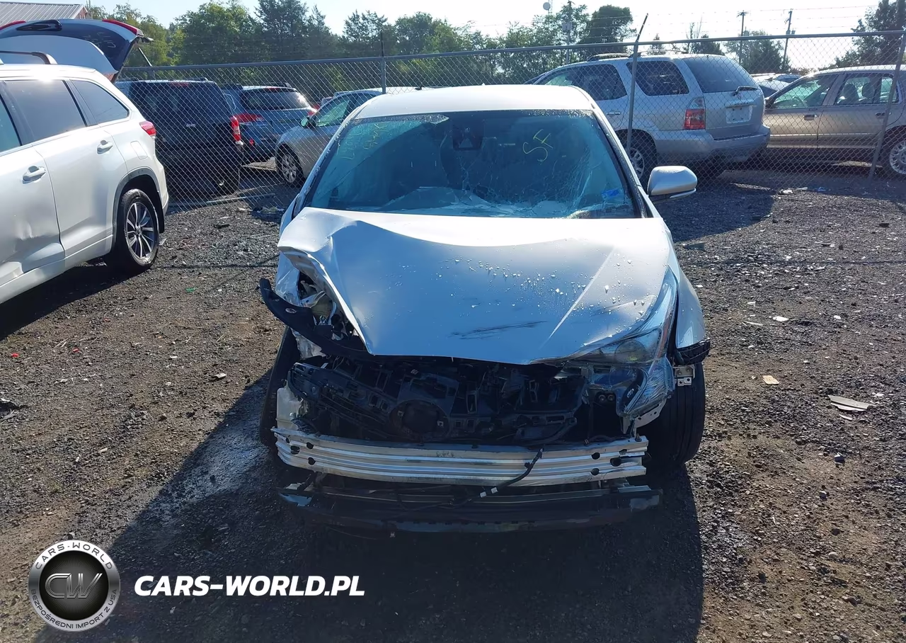 2018 Toyota Prius Four VIN:JTDKARFU7J3064315 - 6