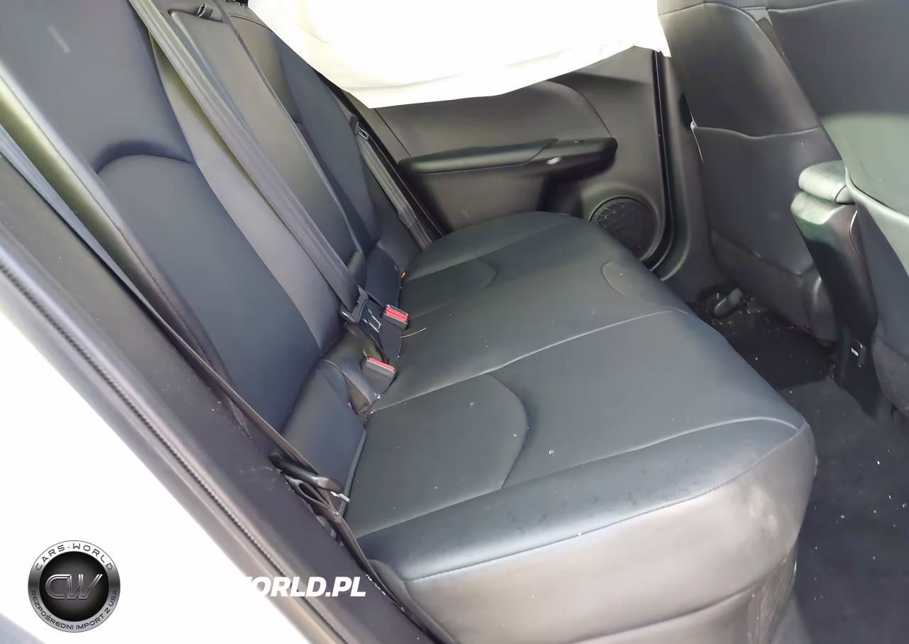 2018 Toyota Prius Four VIN:JTDKARFU7J3064315 - 8