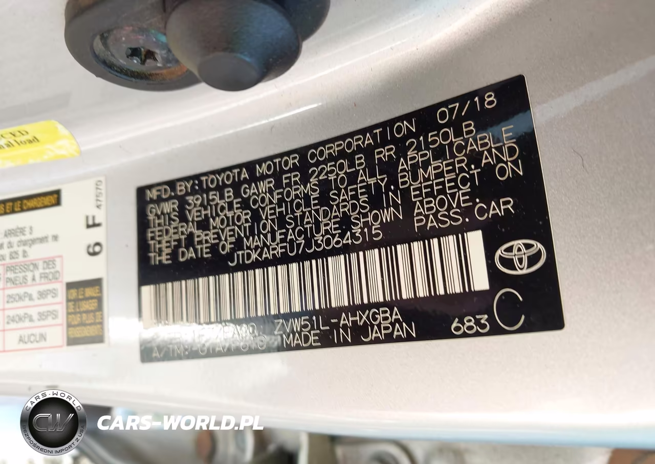 2018 Toyota Prius Four VIN:JTDKARFU7J3064315 - 9