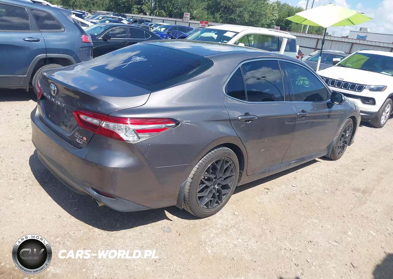 2018 Toyota Camry Xle VIN:4T1B11HK7JU520106 - 4