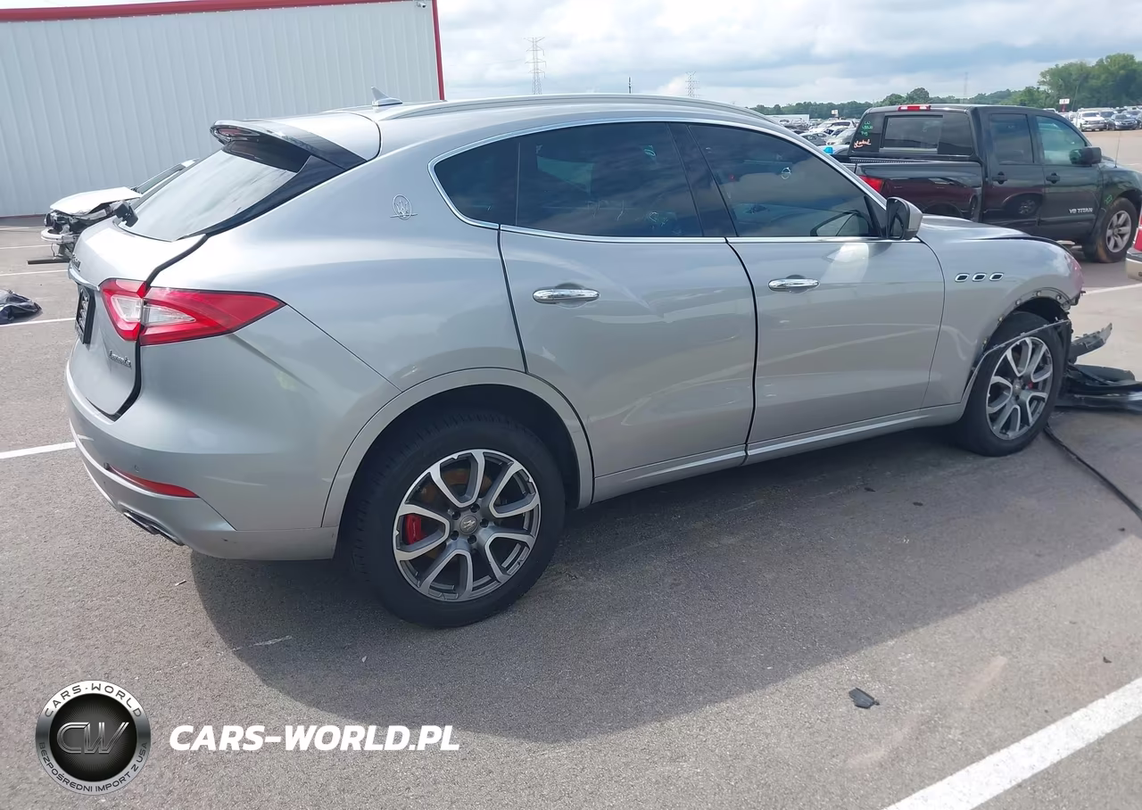 2017 Maserati Levante VIN:ZN661XUL5HX243891 - 4