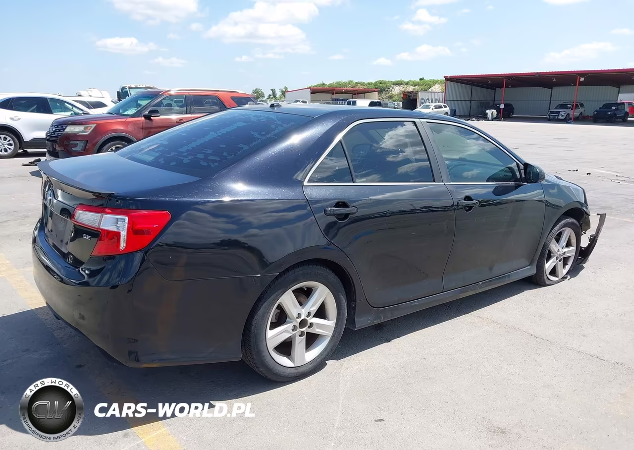2014 Toyota Camry Se VIN:4T1BF1FK1EU329808 - 4