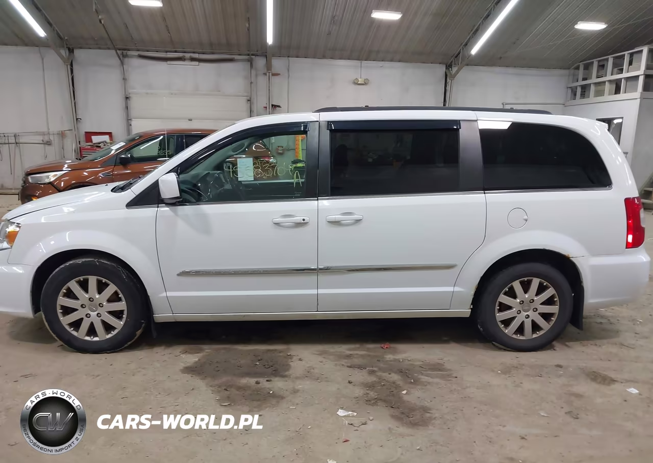 2014 Chrysler Town & Country Touring VIN:2C4RC1BG0ER209220 - 15