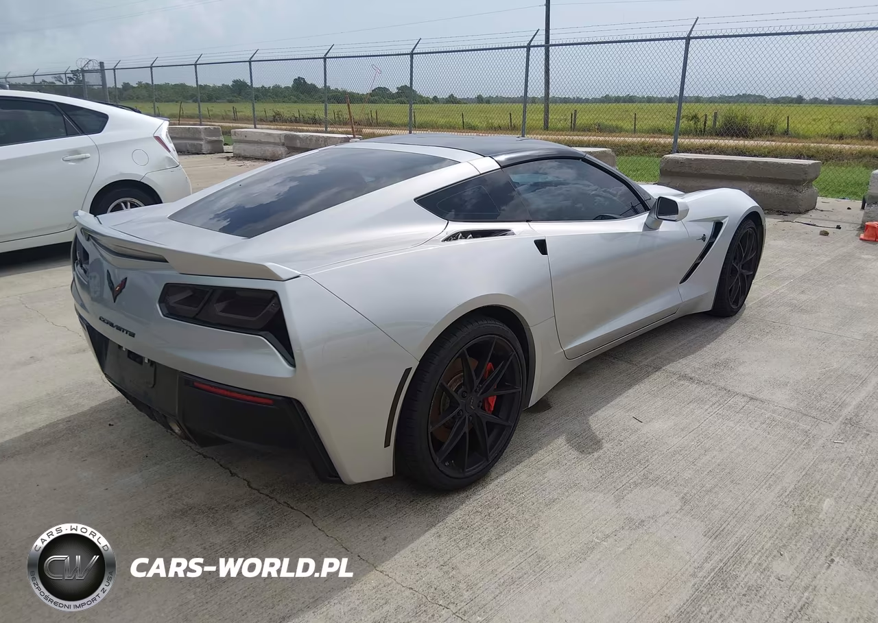 2016 Chevrolet Corvette Stingray VIN:1G1YD2D70G5124673 - 4