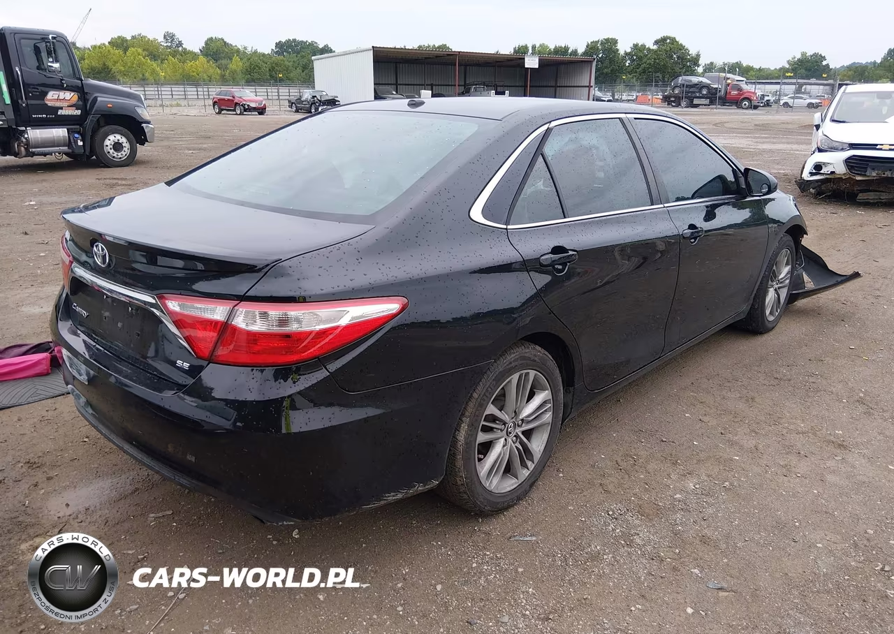 2015 Toyota Camry Se VIN:4T1BF1FK3FU027454 - 4
