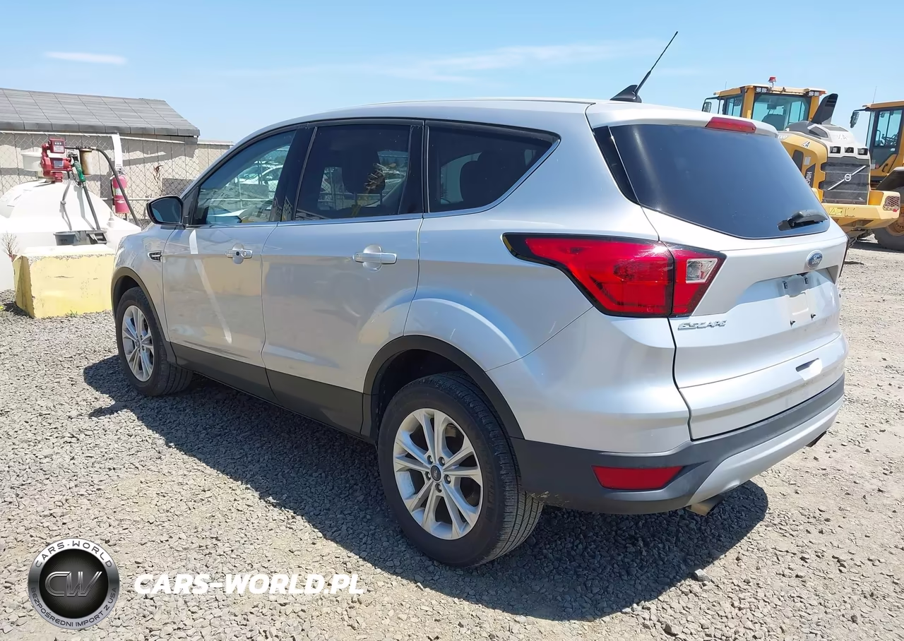 2019 Ford Escape Se VIN:1FMCU9GD4KUA65813 - 3