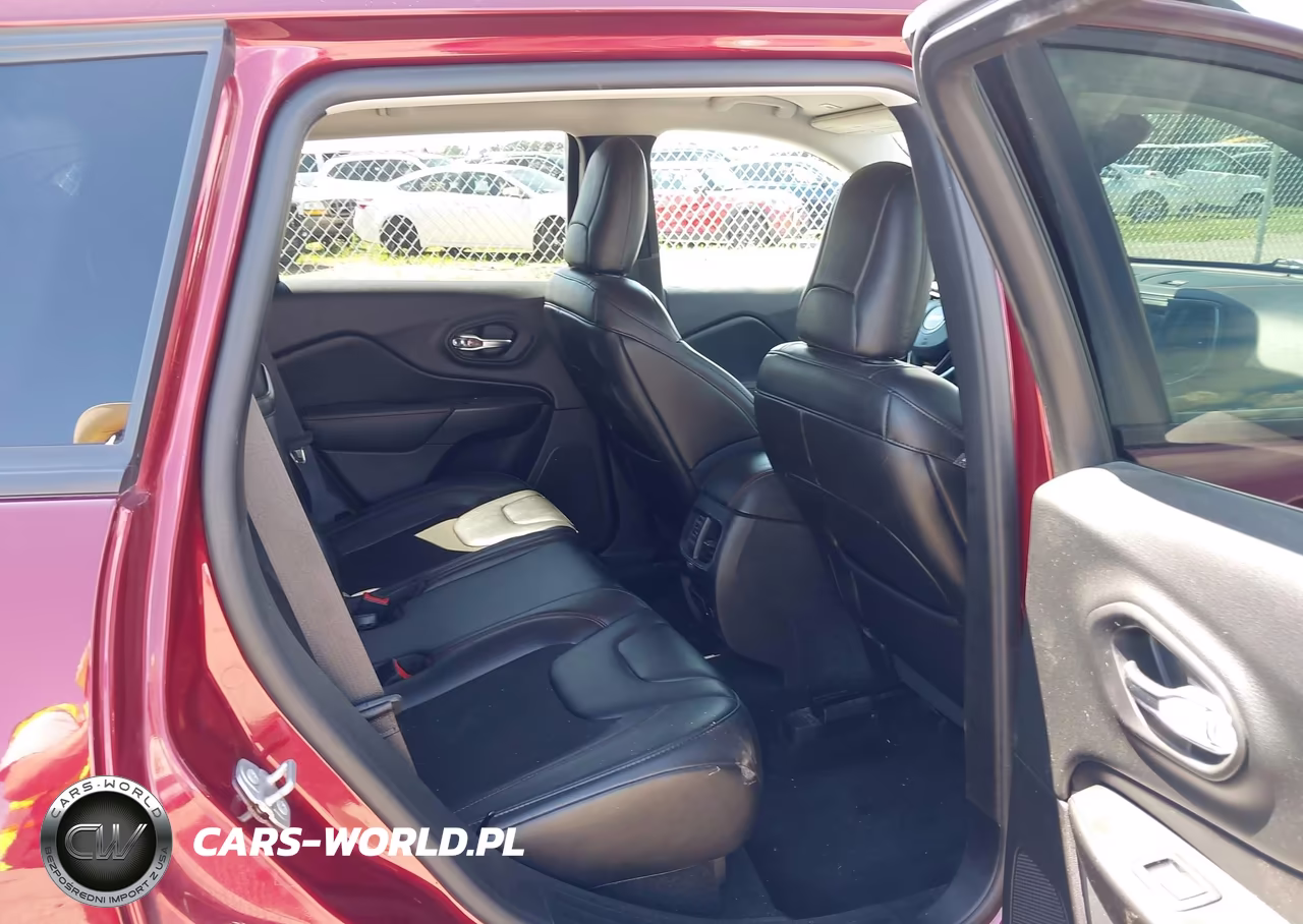 2019 Jeep Cherokee Trailhawk 4X4 VIN:1C4PJMBN3KD227125 - 8