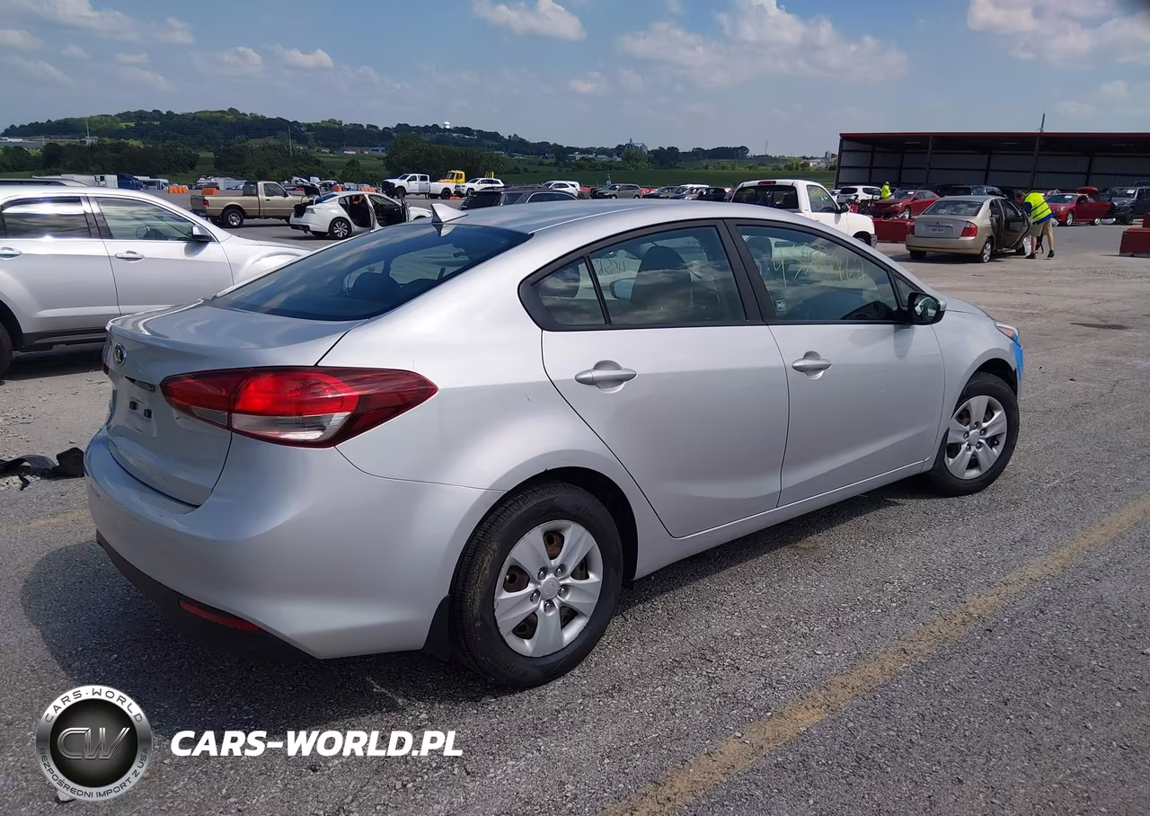 2017 Kia Forte Lx VIN:3KPFK4A78HE089729 - 4