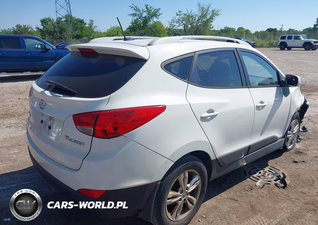 2011 Hyundai Tucson Gls VIN:KM8JU3AC2BU314663 - 4