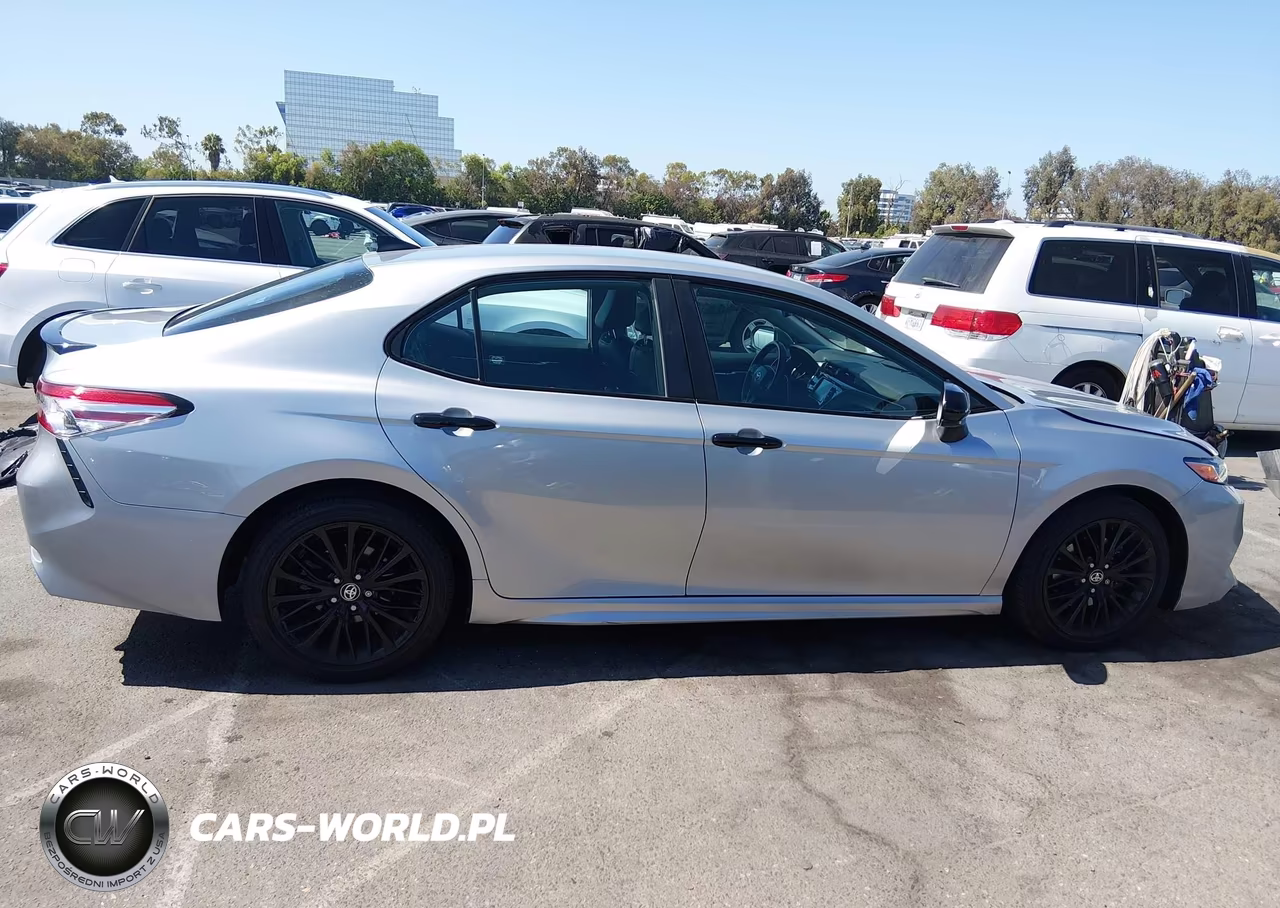 2020 Toyota Camry Se Nightshade Edition VIN:4T1G11AK3LU375987 - 13