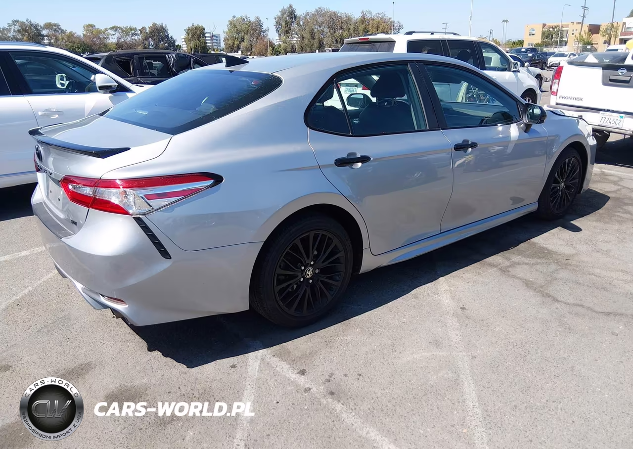 2020 Toyota Camry Se Nightshade Edition VIN:4T1G11AK3LU375987 - 4
