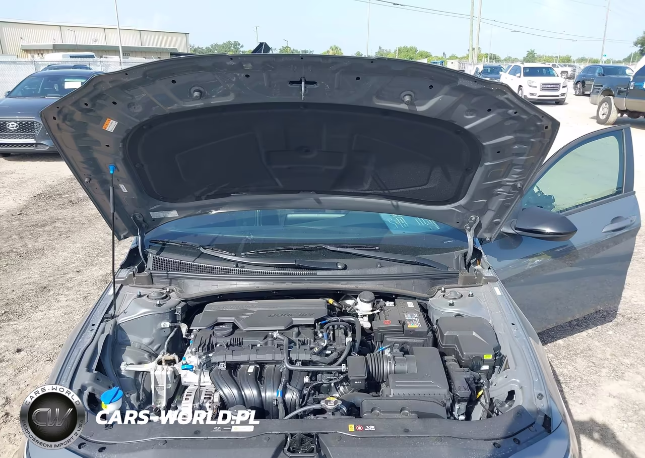 2026 Hyundai Elantra Sel Sport VIN:KMHLM4DGXTU175199 - 10