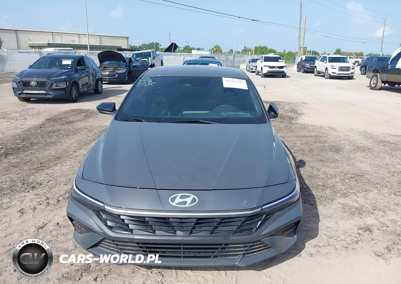 2026 Hyundai Elantra Sel Sport VIN:KMHLM4DGXTU175199 - 12