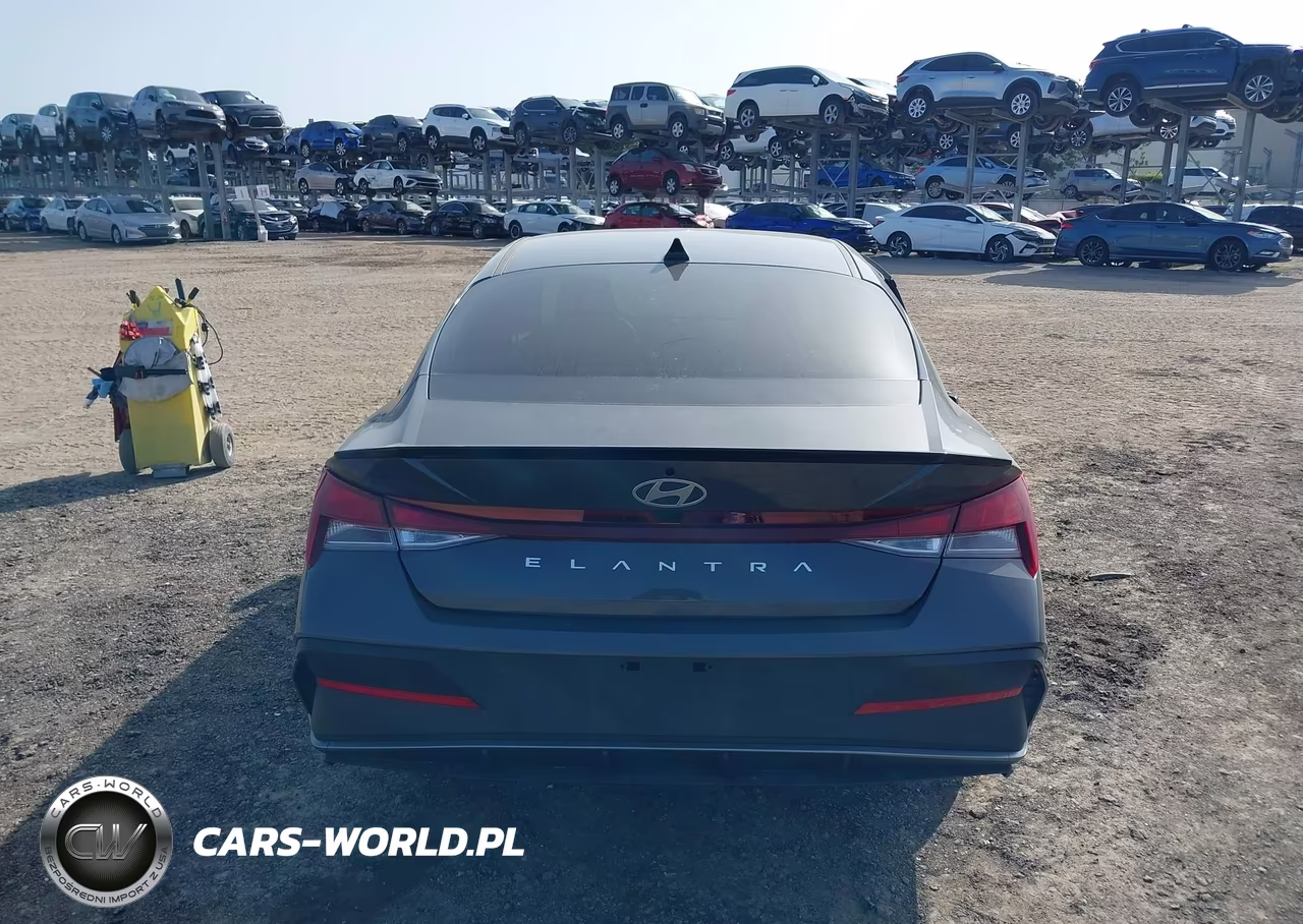 2026 Hyundai Elantra Sel Sport VIN:KMHLM4DGXTU175199 - 16