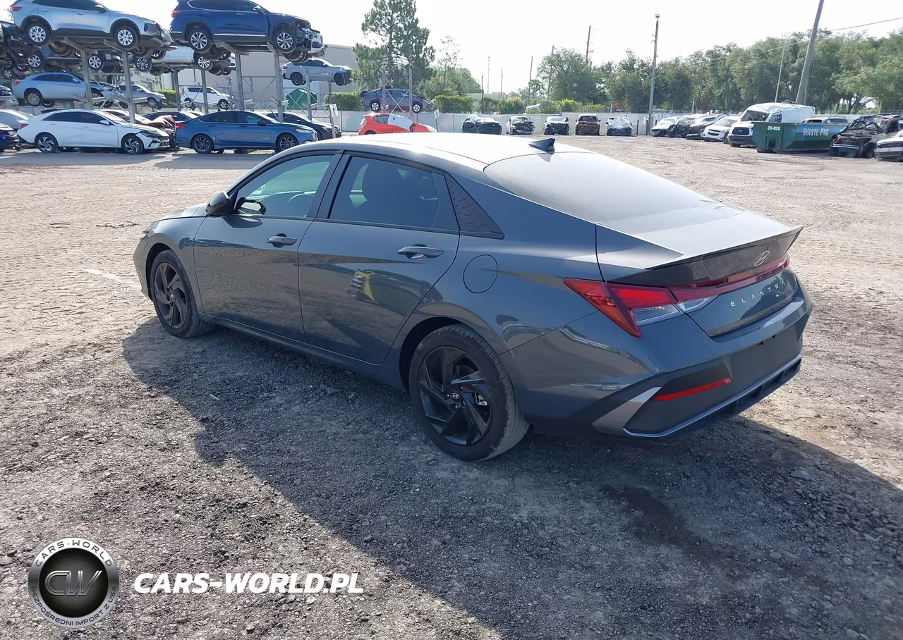 2026 Hyundai Elantra Sel Sport VIN:KMHLM4DGXTU175199 - 3