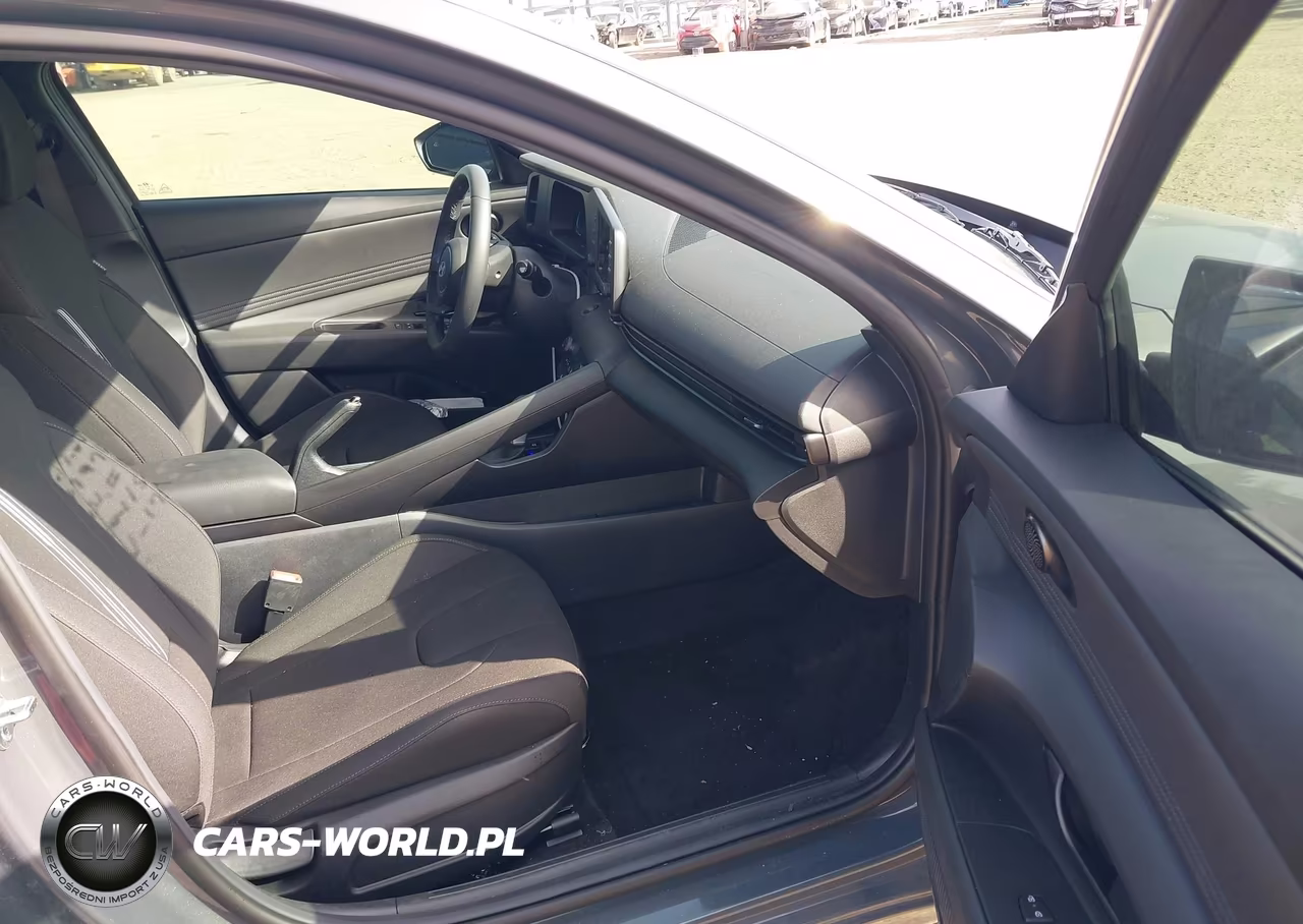 2026 Hyundai Elantra Sel Sport VIN:KMHLM4DGXTU175199 - 5