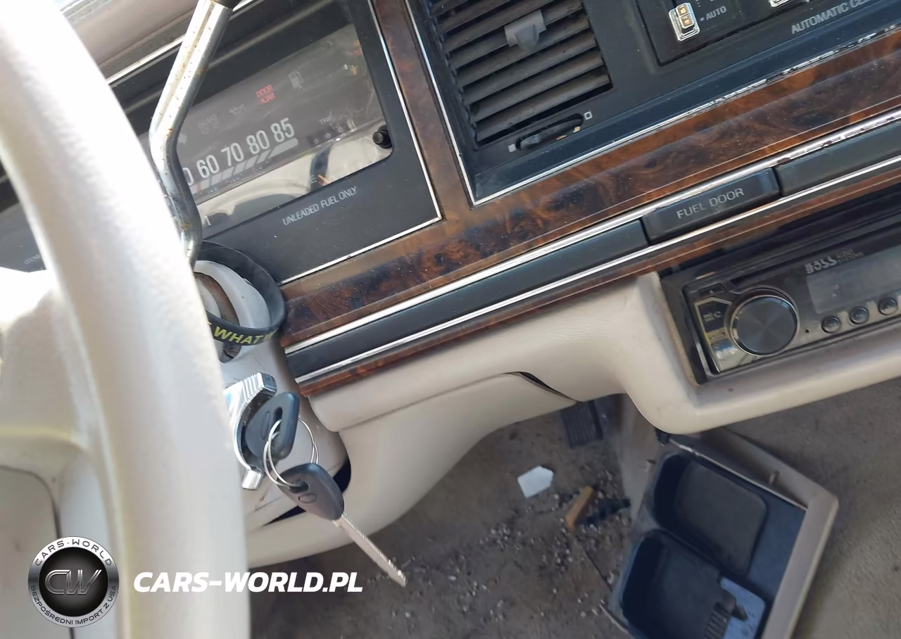 1992 Lincoln Town Car Executive VIN:1LNLM81W5NY756026 - 11
