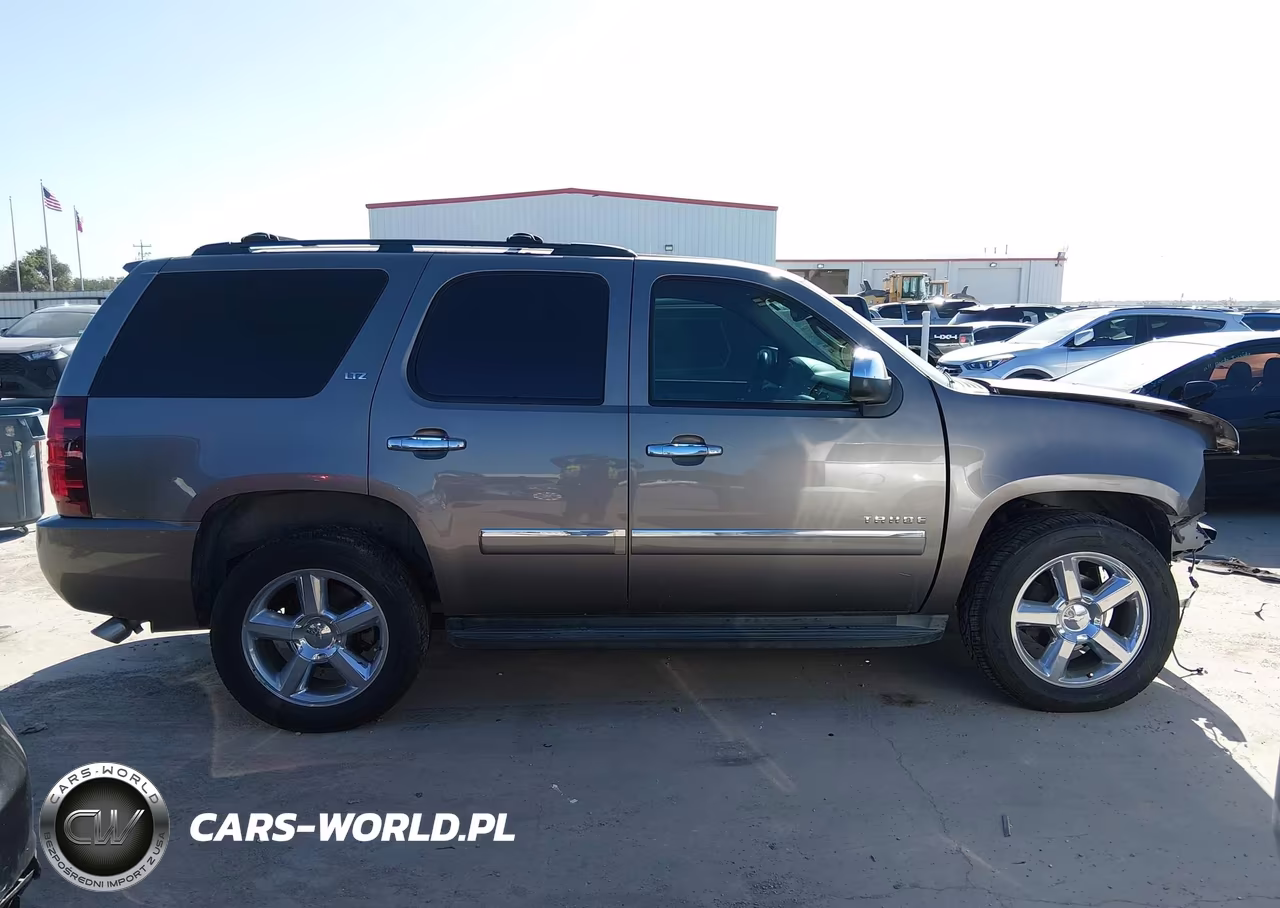 2011 Chevrolet Tahoe Ltz VIN:1GNSKCE04BR247461 - 14