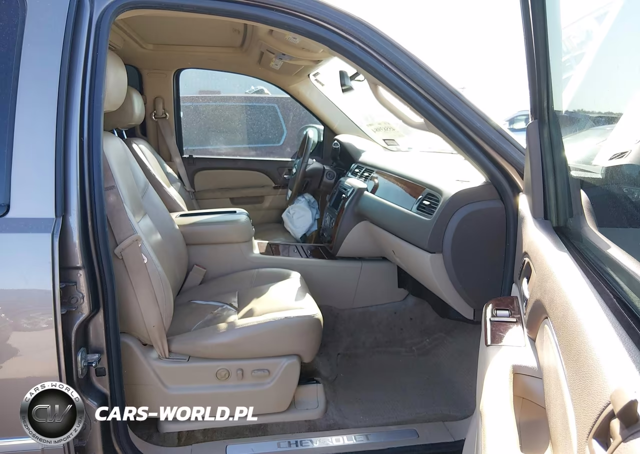 2011 Chevrolet Tahoe Ltz VIN:1GNSKCE04BR247461 - 5