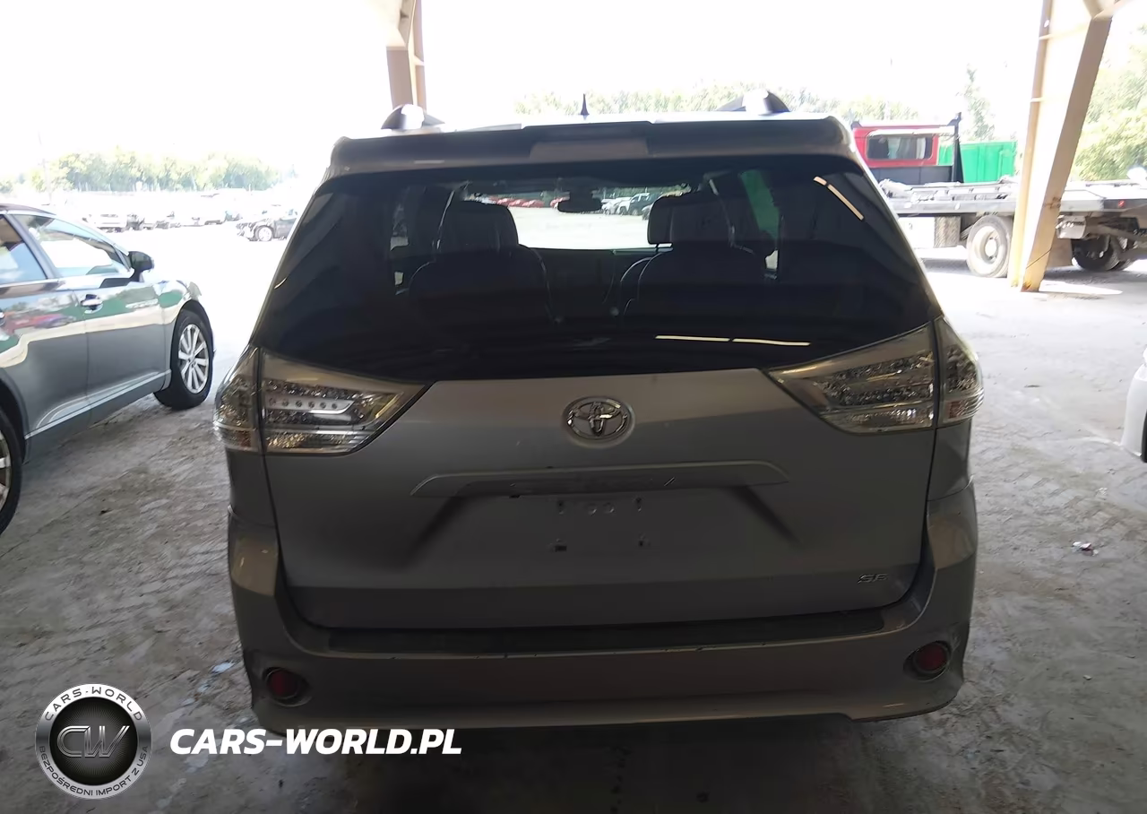 2018 Toyota Sienna Se Premium 8 Passenger VIN:5TDXZ3DC1JS920602 - 16