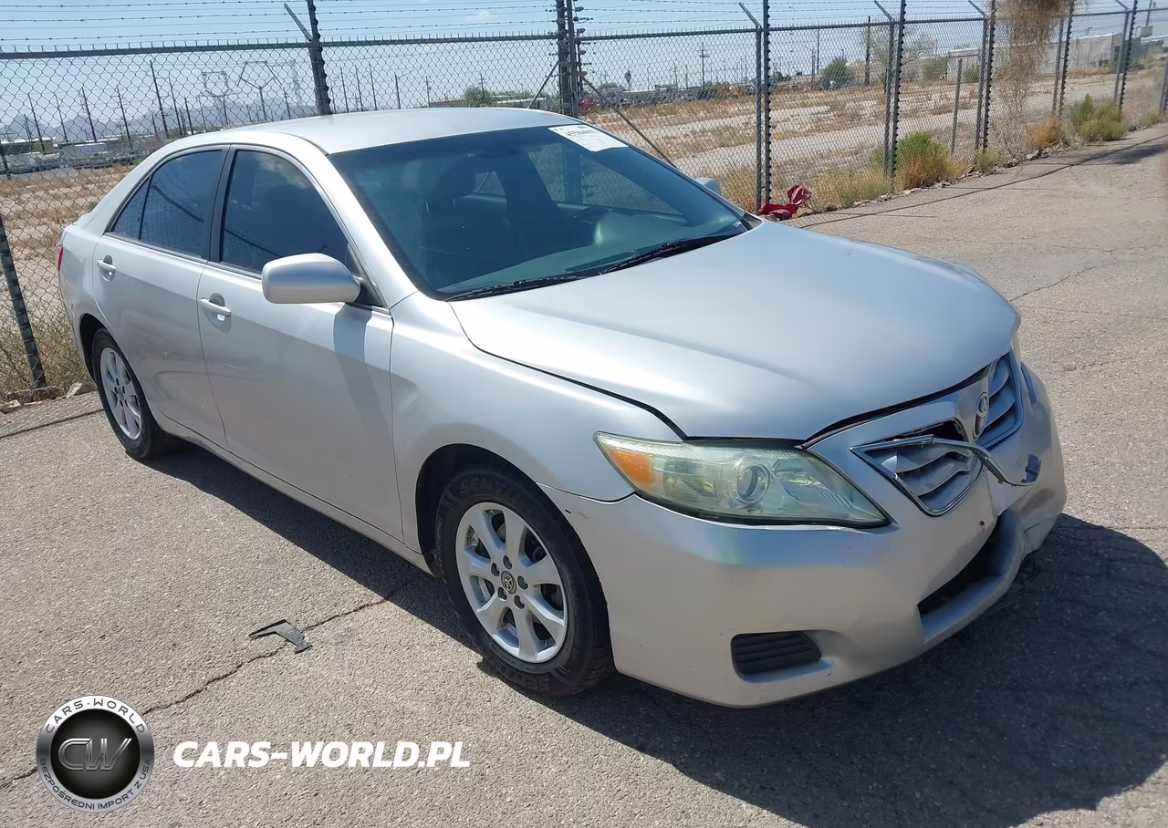 2010 Toyota Camry Le – zdjęcie 1 z 16