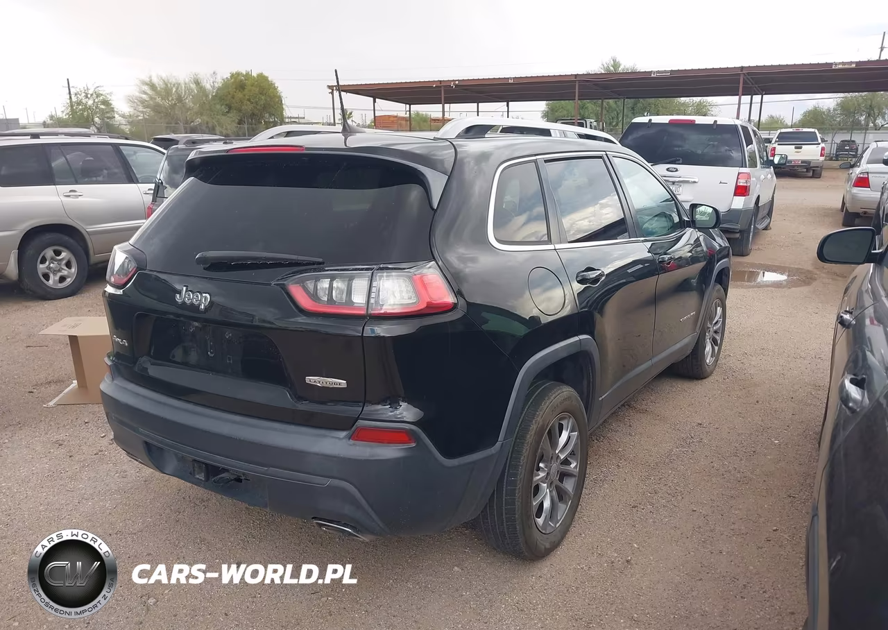 2019 Jeep Cherokee Latitude Plus 4X4 VIN:1C4PJMLX6KD258501 - 4
