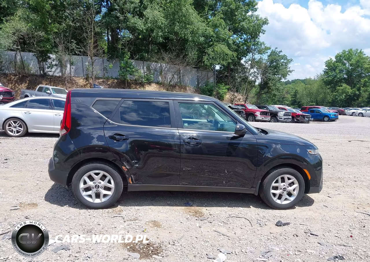 2020 Kia Soul S VIN:KNDJ23AU9L7701262 - 13