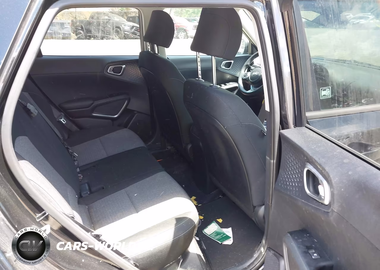 2020 Kia Soul S VIN:KNDJ23AU9L7701262 - 8