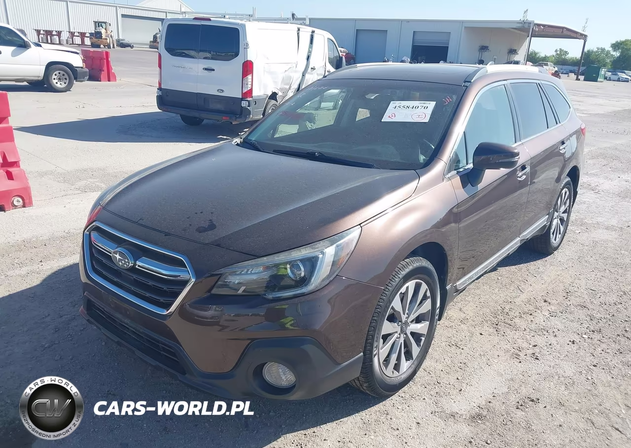 2019 Subaru Outback 3.6R Touring VIN:4S4BSETC4K3355823 - 2