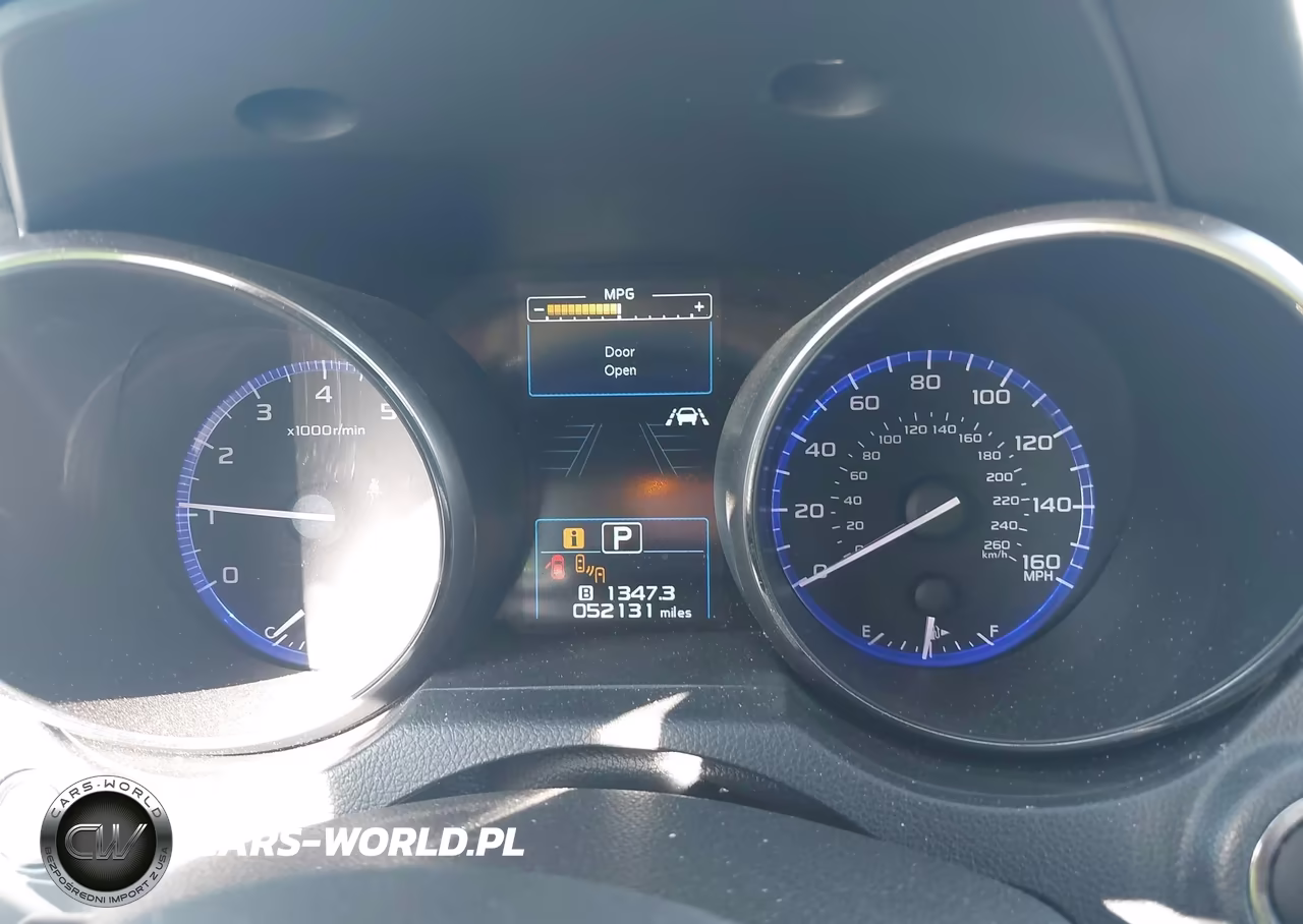 2019 Subaru Outback 3.6R Touring VIN:4S4BSETC4K3355823 - 7