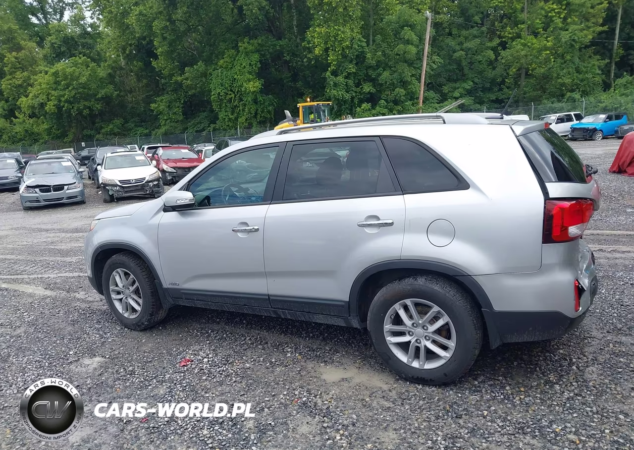 2015 Kia Sorento Lx VIN:5XYKTDA62FG564178 - 13