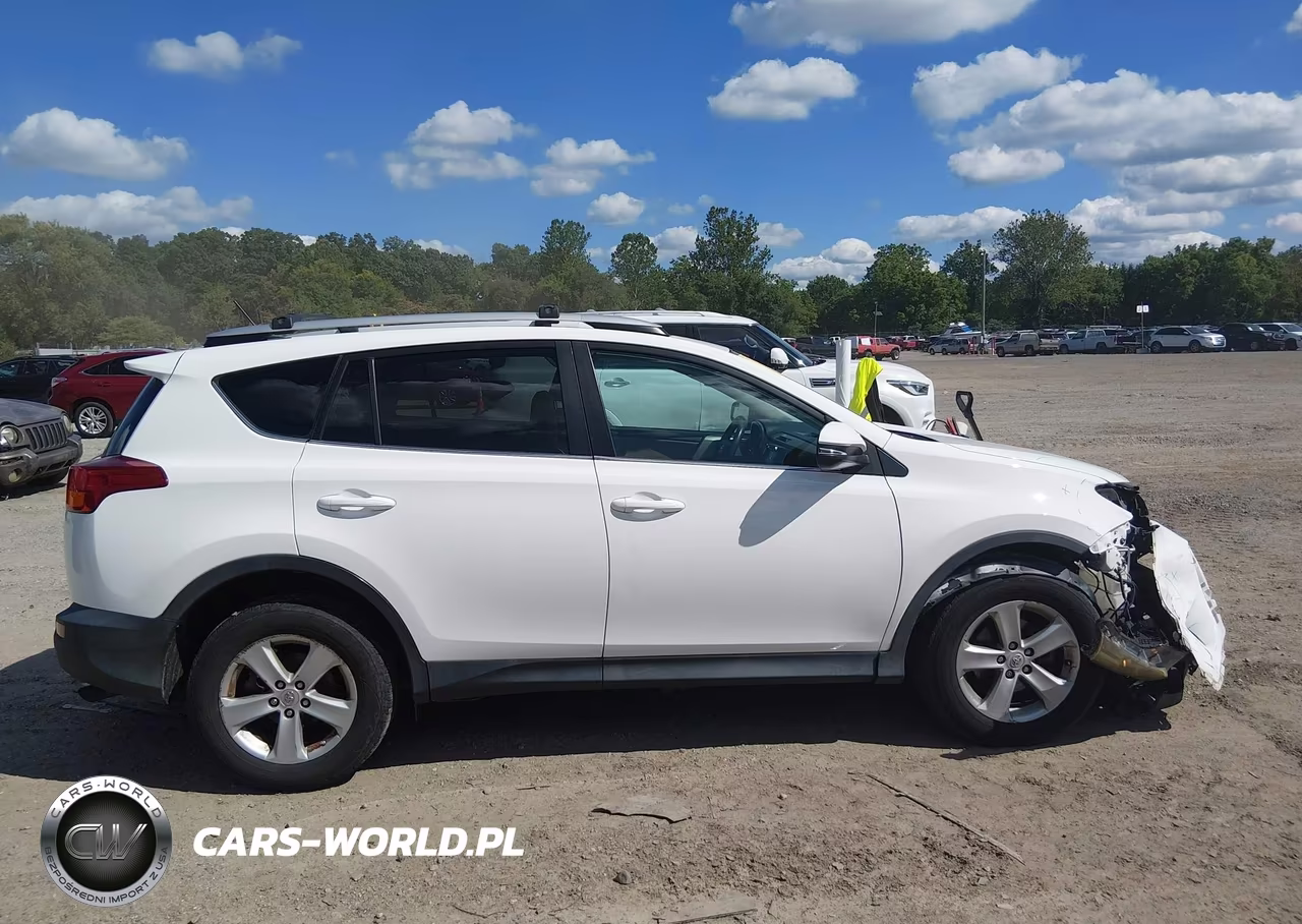 2014 Toyota Rav4 Xle VIN:2T3RFREV4EW213003 - 13