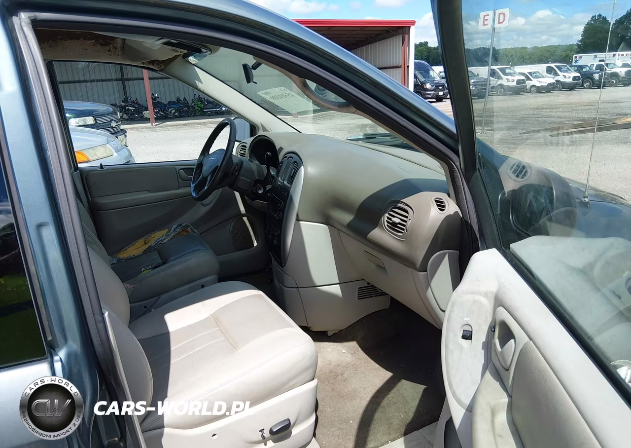 2006 Chrysler Town & Country Touring VIN:2A4GP54L76R861390 - 5