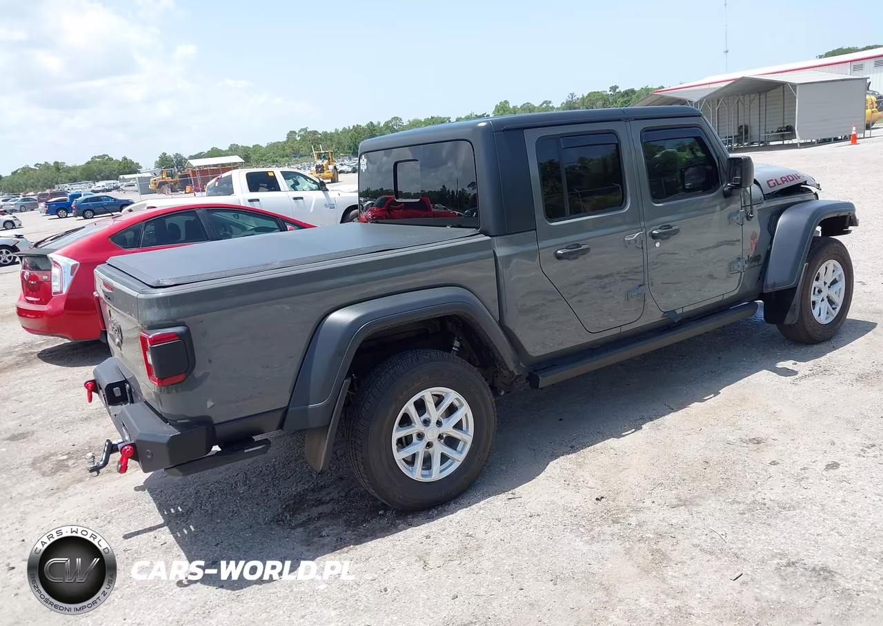 2020 Jeep Gladiator Sport S 4X4 VIN:1C6HJTAG5LL168255 - 4