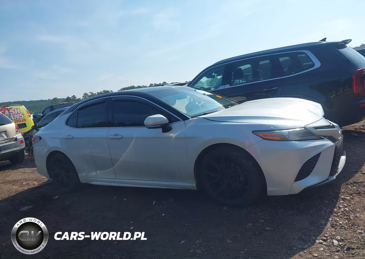2018 Toyota Camry Xse VIN:4T1B61HK1JU049698 - 14