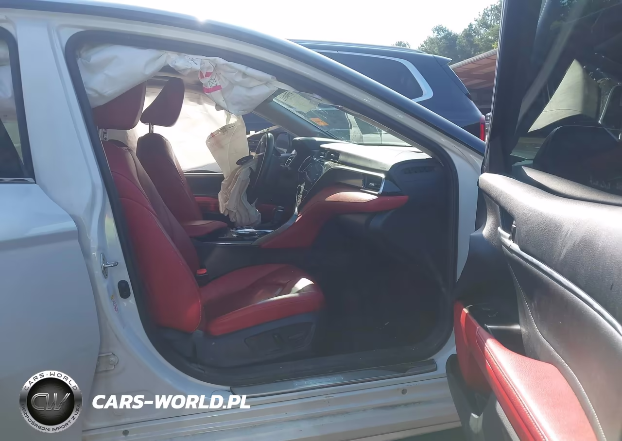 2018 Toyota Camry Xse VIN:4T1B61HK1JU049698 - 5