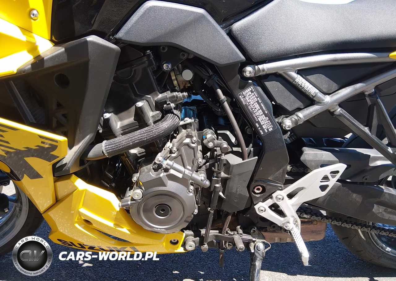 2025 Suzuki Gsx800 F VIN:JS1EM13B6S7100444 - 9