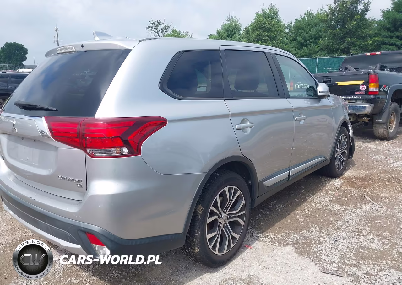 2018 Mitsubishi Outlander Se VIN:JA4AD3A37JJ000361 - 4
