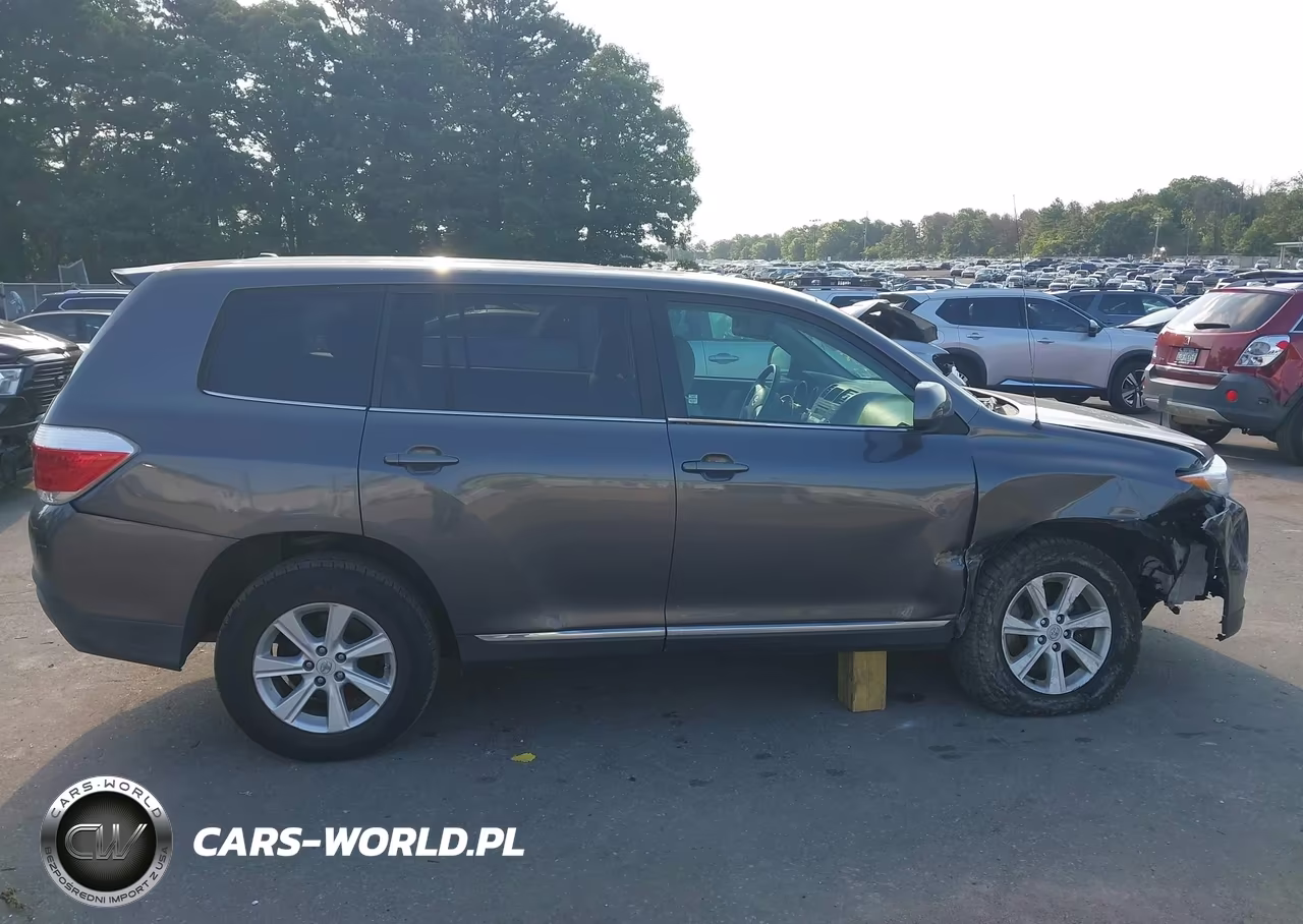 2011 Toyota Highlander Base V6 VIN:5TDBK3EH3BS079408 - 13