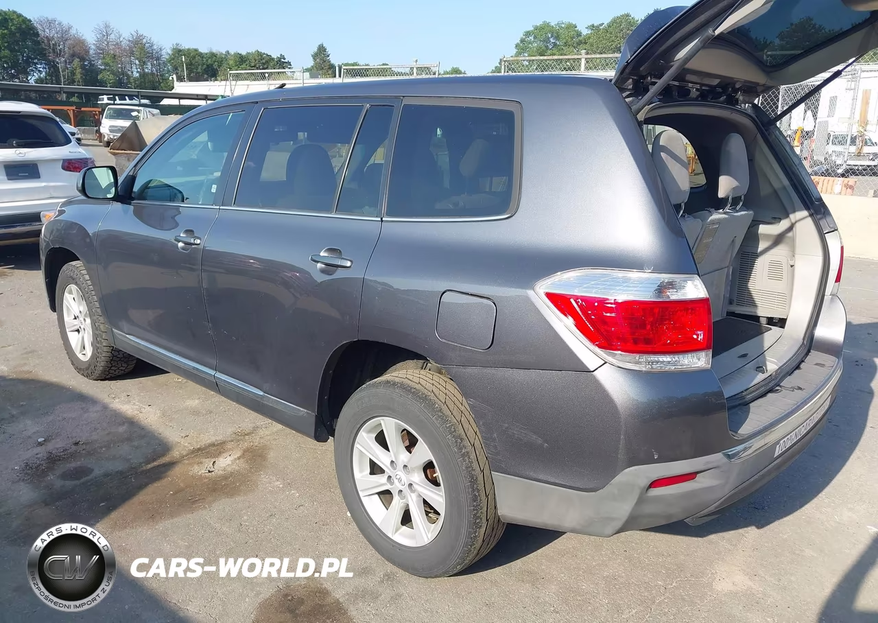 2011 Toyota Highlander Base V6 VIN:5TDBK3EH3BS079408 - 3