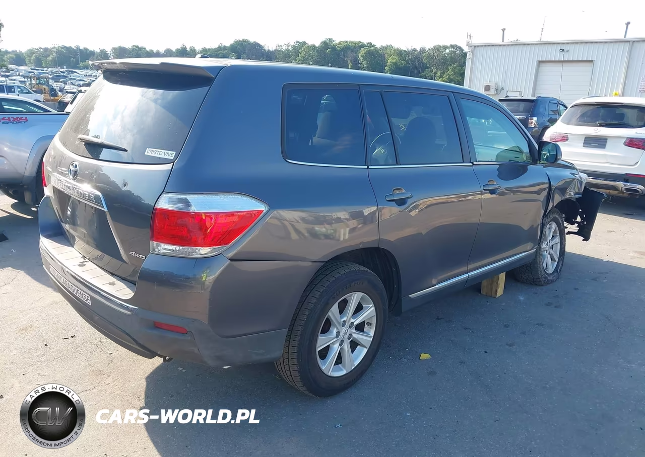 2011 Toyota Highlander Base V6 VIN:5TDBK3EH3BS079408 - 4