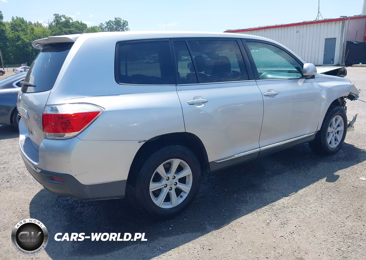 2013 Toyota Highlander Base V6 VIN:5TDZK3EH3DS128091 - 4