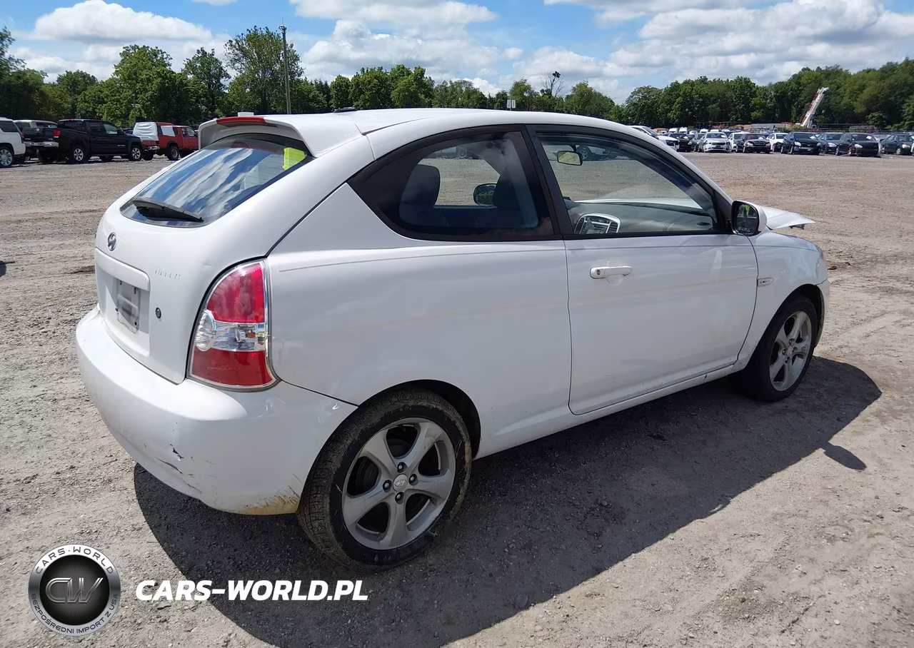 2011 Hyundai Accent Se VIN:KMHCN3AC6BU199233 - 4