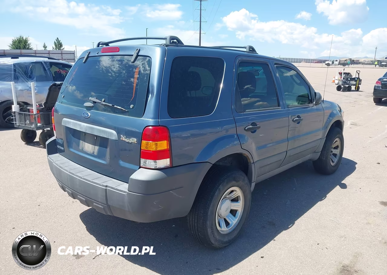 2005 Ford Escape Xls VIN:1FMYU92Z75KC72947 - 4